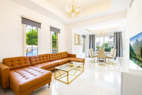 Villa para arrendamento em The Springs, Dubai, EAU 3 quartos, 478.94 m2 № 750147 - foto 4