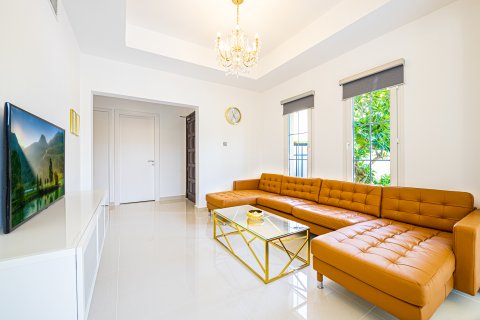 Villa para arrendamento em The Springs, Dubai, EAU 3 quartos, 478.94 m2 № 750147 - foto 5