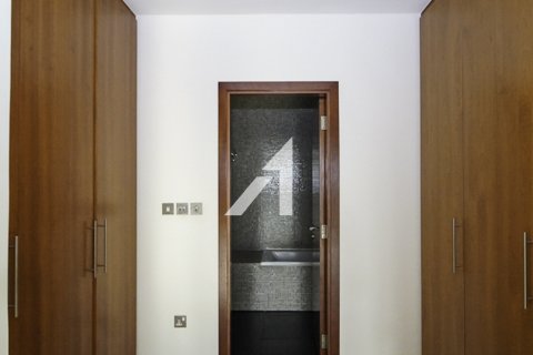 Apartment in DIFC, Dubai, UAE 1 bedroom, 104.3 sq.m. № 647448 - photo 8