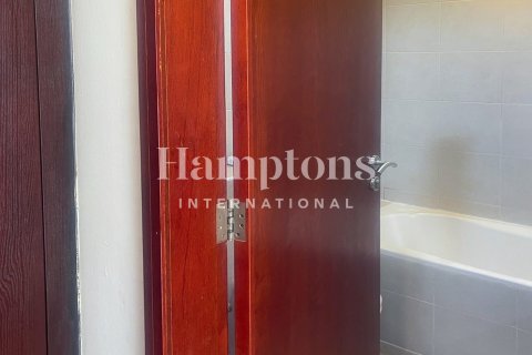 Apartment in Jumeirah Lake Towers, Dubai, UAE 2 bedrooms, 90.06945850 sq.m. № 688047 - photo 4