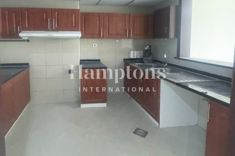 Apartment in Jumeirah Lake Towers, Dubai, UAE 2 bedrooms, 90.06945850 sq.m. № 688047 - photo 3