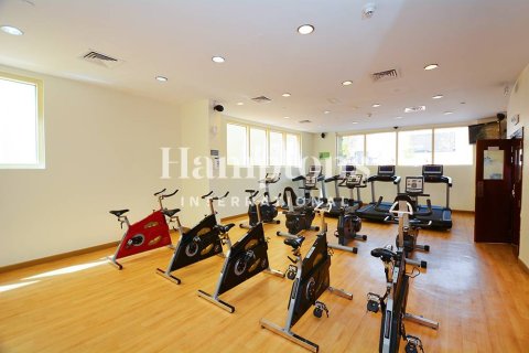 Apartment in Jumeirah Lake Towers, Dubai, UAE 2 bedrooms, 90.06945850 sq.m. № 688047 - photo 8