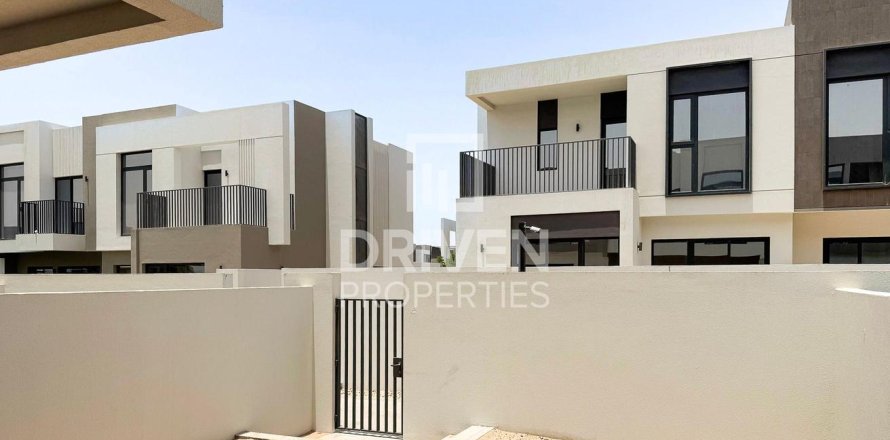 Villa in Dubai South (Dubai World Central), Dubai, VAE 3 slaapkamers, 151 vr.m. nr 684306