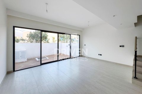 Townhouse til leje i Damac Lagoons, Dubai, UAE 4 soveværelser, 144 kvm № 745386 - foto 2