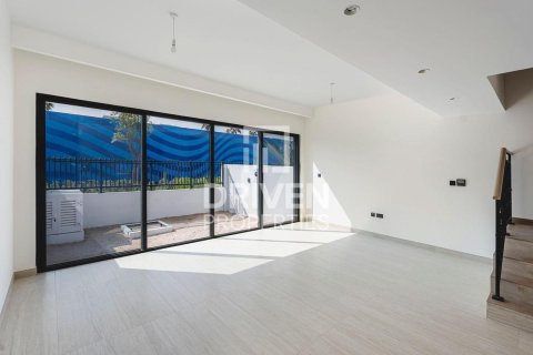 Maison de ville à louer à Damac Lagoons, Dubai, EAU 4 chambres, 144 m2 № 745385 - photo 1