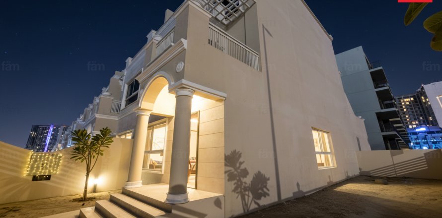 Casa urbana em Dubai, EAU 4 quartos, 155 m2 № 661692