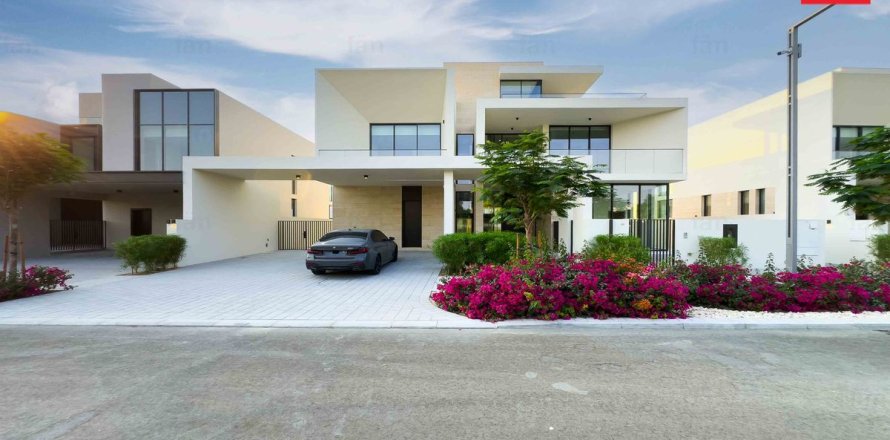 Villa in Dubai Hills Estate, UAE 5 bedrooms, 649 sq.m. № 661691