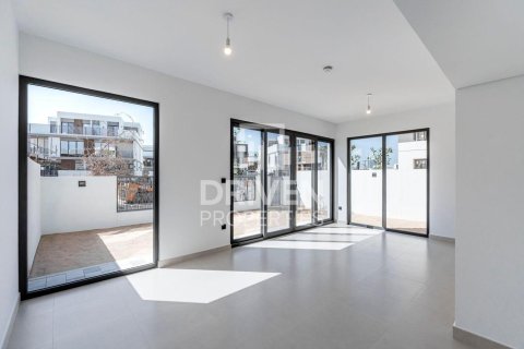 Villa til leje i Tilal Al Ghaf, Dubai, UAE 4 soveværelser, 220.27 kvm № 745338 - foto 4