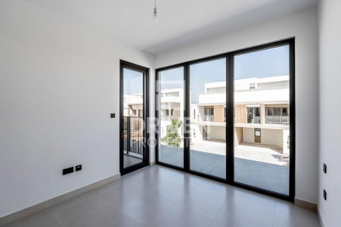 Villa til leje i Tilal Al Ghaf, Dubai, UAE 4 soveværelser, 220.27 kvm № 745338 - foto 15