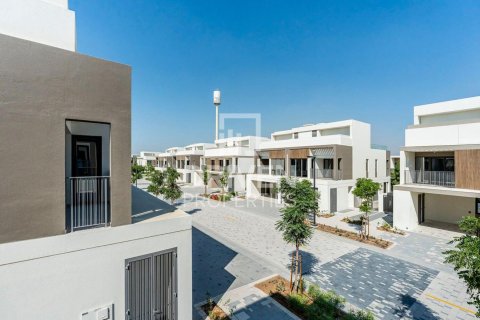 Villa til leje i Tilal Al Ghaf, Dubai, UAE 4 soveværelser, 220.27 kvm № 745338 - foto 6