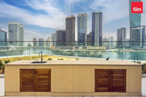Apartmen di Business Bay, Dubai, UAE 1 bilik tidur, 64.9 meter persegi № 712815 - foto 22