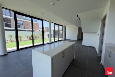 Villa in Dubai, UAE 5 bedrooms, 420 sq.m. № 712811 - photo 8