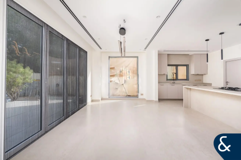 فيلا للإيجار في Meadows، دبي، الإمارات العربية المتحدة 4 غرفة نوم ، 553 متر مربع ، رقم 668269 - صورة 2