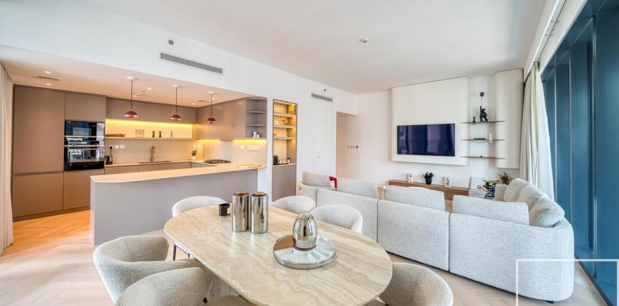 Lakás itt: Downtown Dubai (Downtown Burj Dubai), Dubai, EAE, 2 hálószoba, 161.37 m², azonosító: 758657