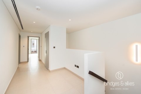 Vila v Tilal Al Ghaf, Dubai, SAE 4 spálne, 144 m2 č. 688209 - Fotografia 15