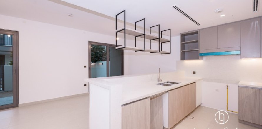 Tilal Al Ghaf, Dubai, UAE의 빌라 침실 3개, 140제곱미터 번호 688205