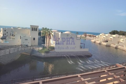 Vila u Ras Al Khaimah, UAE 3 spavaćih soba, 357.9 m2 Br. 661925 - fotografija 1