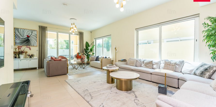 Villa in Dubai, VAE 4 slaapkamers, 603.5 vr.m. nr 644745