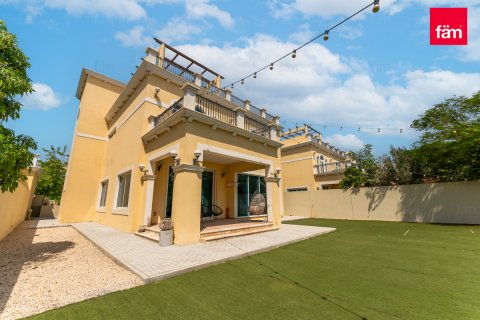 Villa te huur in Dubai, VAE 4 slaapkamers, 603.5 vr.m., nr 644745 - foto 13