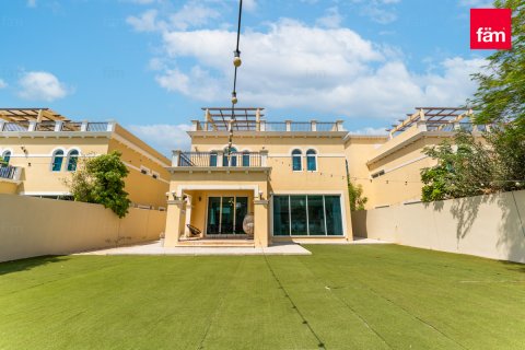 Villa te huur in Dubai, VAE 4 slaapkamers, 603.5 vr.m., nr 644745 - foto 12