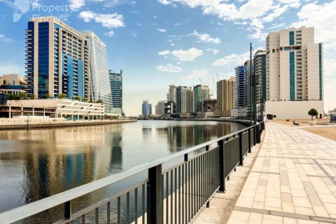 Lägenhet till försäljning i Business Bay, Dubai, UAE 2 sovrum, 128 kvm Nr. 705373 - fotografi 12
