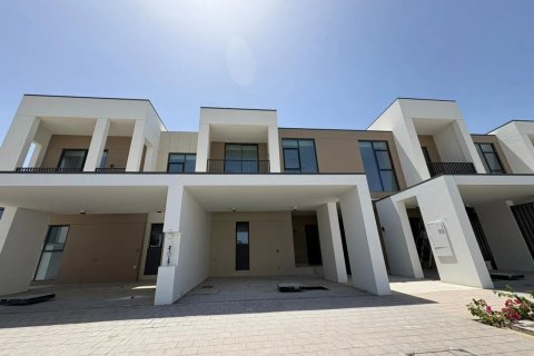 Kaupunkipientalo Dubai, Arabiemiraatit 3 makuuhuonetta, 146 m2 № 705374 - kuva 1