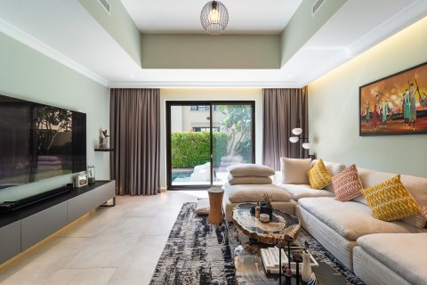 Vilă de vânzare în Dubai, EAU 4 dormitoare, 338 mp.  №705372 - poză 3