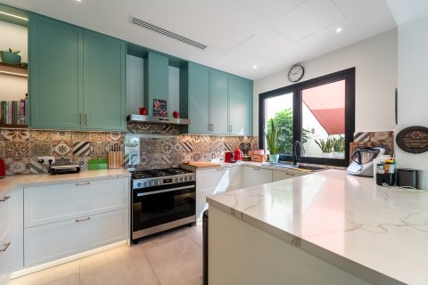 Vilă de vânzare în Dubai, EAU 4 dormitoare, 338 mp.  №705372 - poză 5
