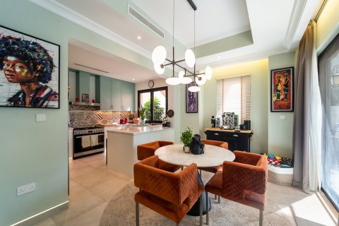 Vilă de vânzare în Dubai, EAU 4 dormitoare, 338 mp.  №705372 - poză 2