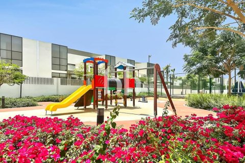 Adosado en alquiler en Mohammed Bin Rashid City, Dubai, EAU 4 dormitorios, 283 m2 № 642820 - foto 3