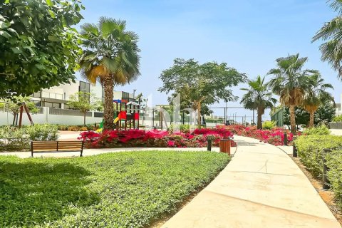 Adosado en alquiler en Mohammed Bin Rashid City, Dubai, EAU 4 dormitorios, 283 m2 № 642820 - foto 4