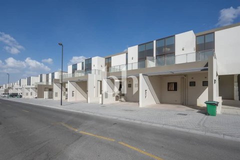 Adosado en alquiler en Mohammed Bin Rashid City, Dubai, EAU 4 dormitorios, 283 m2 № 642820 - foto 1