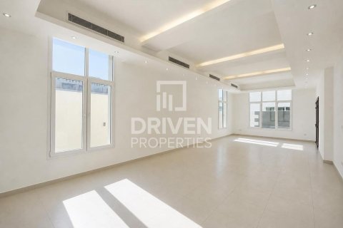Vilă de vânzare în Mirdif, Dubai, EAU 4 dormitoare, 1532.99 mp. №743110 - poză 1