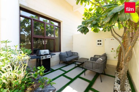 Shtëpi në qytet në Dubai, Emiratet e Bashkuara Arabe 4 dhoma gjumi, 185.9 m2. № 680029 - Foto 3