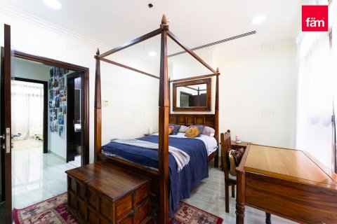 Shtëpi në qytet në Dubai, Emiratet e Bashkuara Arabe 4 dhoma gjumi, 185.9 m2. № 680029 - Foto 11