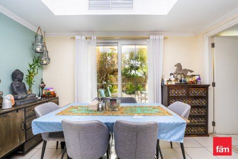 Vilë në Dubai, Emiratet e Bashkuara Arabe 2 dhoma gjumi, 172.5 m2. № 680028 - Foto 6