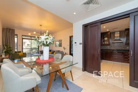 Appartement te koop in Downtown Dubai (Downtown Burj Dubai), Dubai, VAE 2 slaapkamers, 126 vr.m., nr 649806 - foto 4