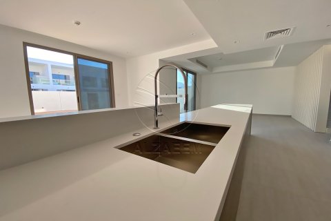 Yas Island, Abu Dhabi, संयुक्त अरब अमीरात में टाउनहाउस, 3 बेडरूम, 300 वर्ग मीटर, संख्या 725795 - फ़ोटो 2