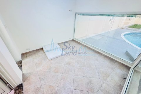 Βίλα σε Umm Suqeim, Dubai, ΗΑΕ 5 υπνοδωμάτια, 464.5 τ.μ. Αρ. 652681 - φωτογραφία 23