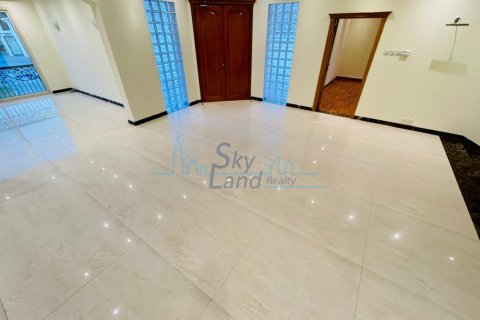 Βίλα σε Umm Suqeim, Dubai, ΗΑΕ 5 υπνοδωμάτια, 464.5 τ.μ. Αρ. 652681 - φωτογραφία 12