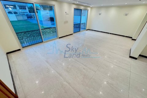 Βίλα σε Umm Suqeim, Dubai, ΗΑΕ 5 υπνοδωμάτια, 464.5 τ.μ. Αρ. 652681 - φωτογραφία 15