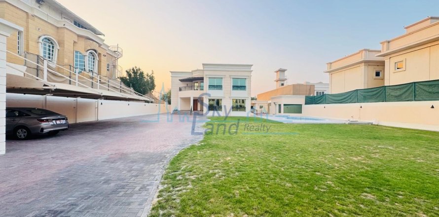 Βίλα σε Umm Suqeim, Dubai, ΗΑΕ 5 υπνοδωμάτια, 464.5 τ.μ. Αρ. 652681