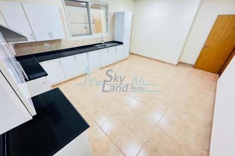 Βίλα σε Umm Suqeim, Dubai, ΗΑΕ 5 υπνοδωμάτια, 464.5 τ.μ. Αρ. 652681 - φωτογραφία 17