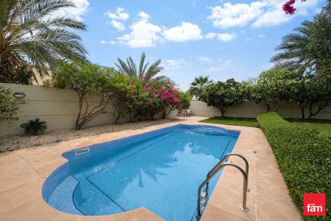 Vila u gradu Jumeirah Park, Dubai, UAE 4 spavaće sobe, 738.1 m2 Br. 699924 - Slika 25