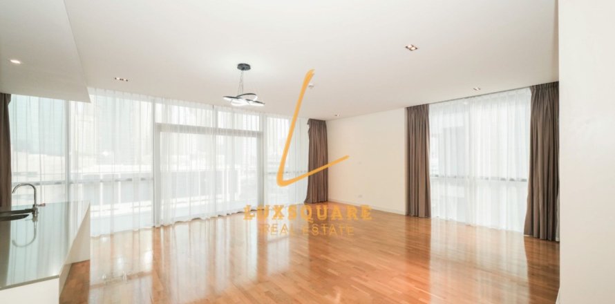 Wohnung in Al Wasl, Dubai, VAE: 3 Schlafzimmer, 204 m2 Nr. 719763