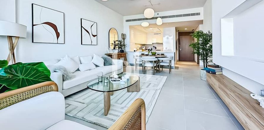 Apartment in Al Wasl, Dubai, UAE 2 bedrooms, 145 sq.m. № 642842