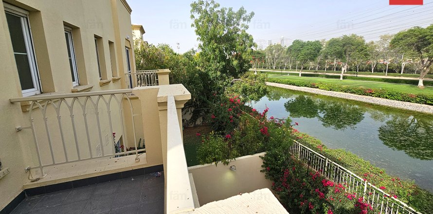 Villetta a schiera a Dubai, EAU 2 camere da letto, 212.4 mq. № 714954