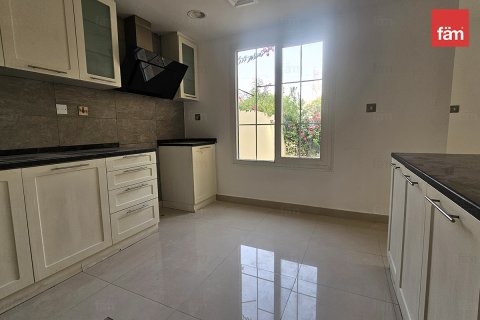 Villetta a schiera in affitto a Dubai, EAU 2 camere da letto, 212.4 mq. № 714954 - foto 8