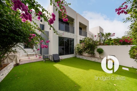Villa til salg i Dubai Hills Estate, Dubai, UAE 3 soveværelser, 212 kvm № 719372 - foto 2