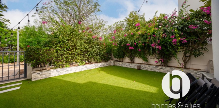 Villa i Dubai Hills Estate, Dubai, UAE 3 soveværelser, 212 kvm № 719372